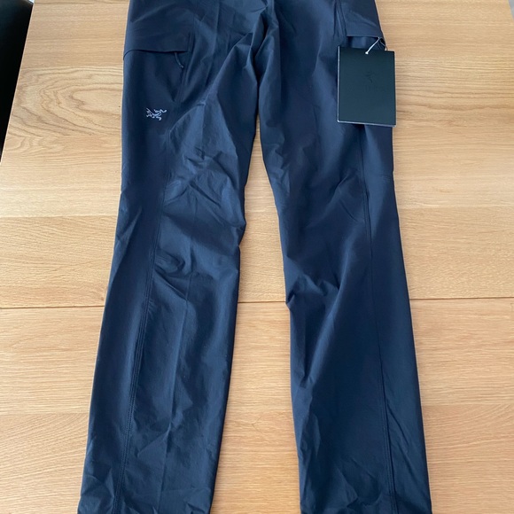 ARC’TERYX SABRIA PANT WOMEN’S. Colour: Black. Size: 2. Condition: New. - Picture 6 of 6